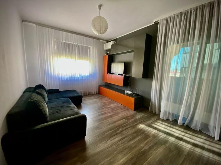 Vand apartament 2 cam + loc de parcare - 1