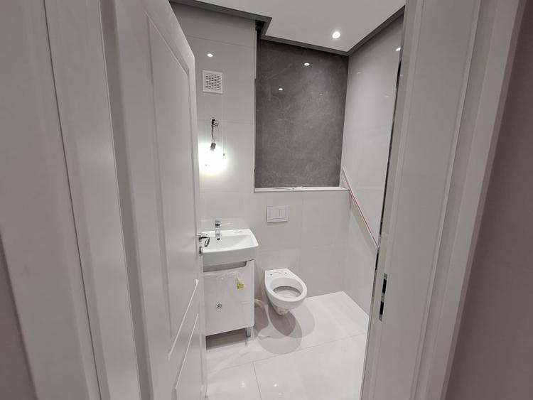 Apartament cu 3 camere decomandat în Torontalului