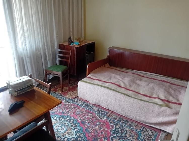Apartament cu 2 camere decomandat în Precista