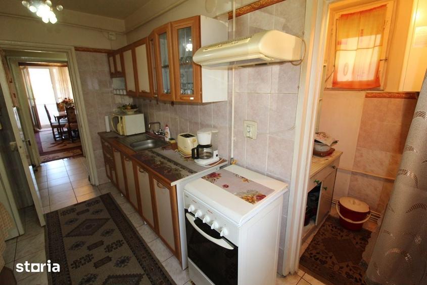Vand apartament 4 camere in Hunedoara, zona OM-Str.Ma?i?orului, et. 2 - 16