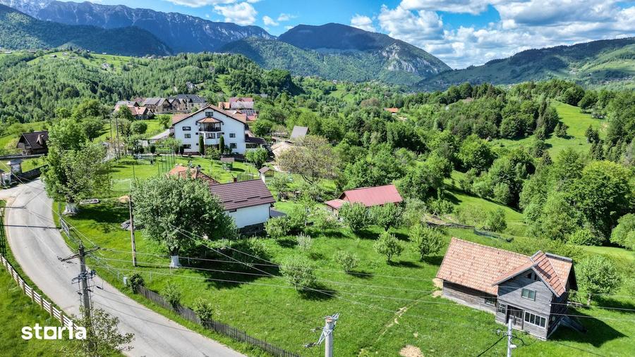 Teren de 2000 mp, în Moieciu