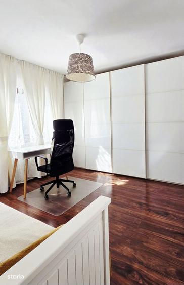 Apartament cu 3 camere, mobilat în Tei