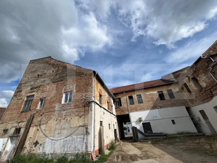 Spațiu comercial, de 900 mp, în Aiud