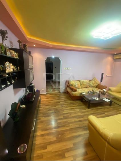 Apartament cu 3 camere semidecomandat, mobilat în 1 Decembrie 1918
