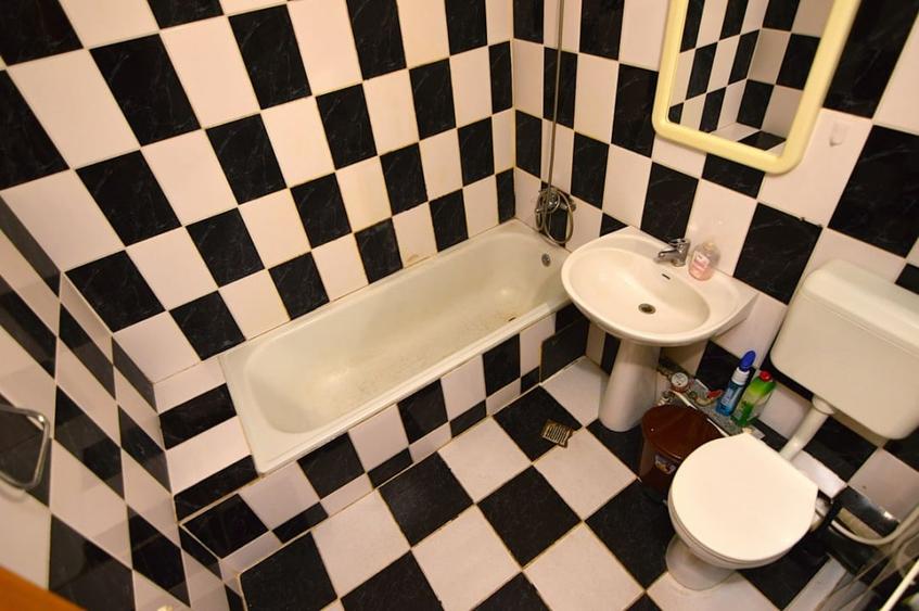 Apartament cu 3 camere decomandat, mobilat în Calea Călărașilor
