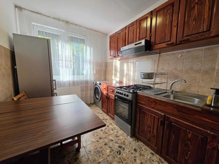 Apartament cu 2 camere semidecomandat în Rogerius