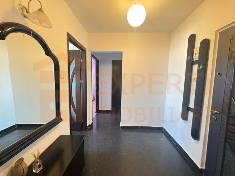 Apartament cu 2 camere decomandat, mobilat în Casa de Cultură