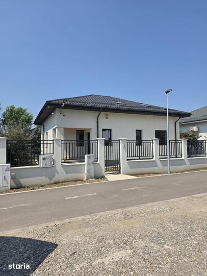 Casă cu 4 camere cu Teren 357 Mp în Central