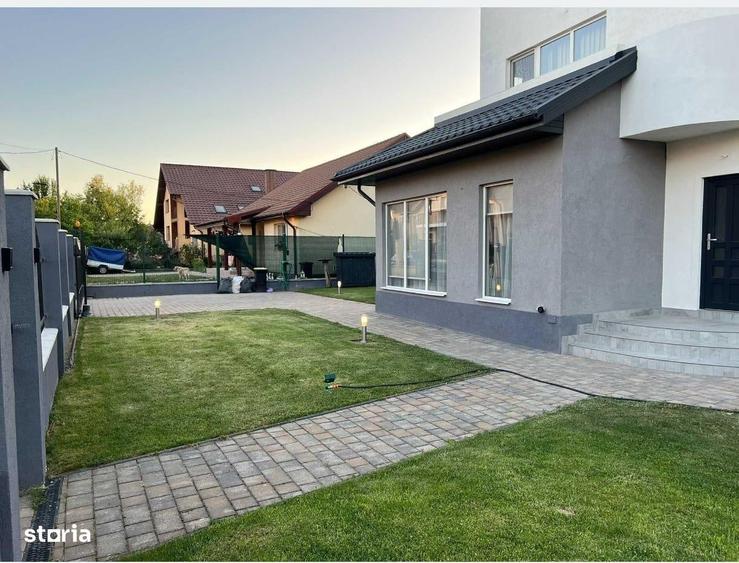Casă cu 4 camere cu Teren 450 Mp în Central
