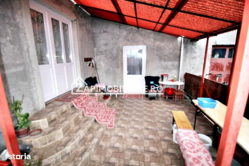 Casă cu 4 camere în Mureșeni