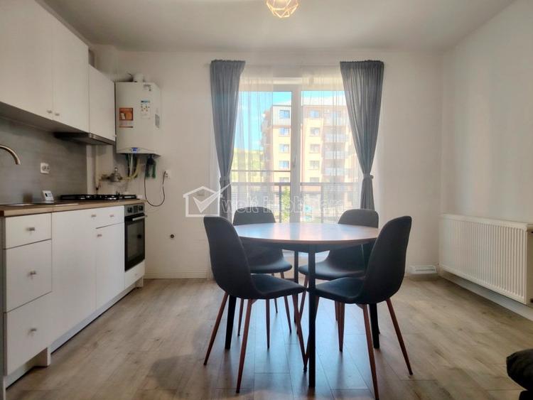 Apartament cu 3 camere decomandat în Chinteni