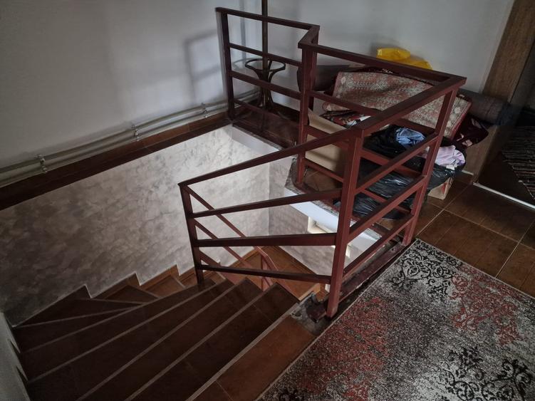 Casă individuală cu 6 camere cu Teren 15000 Mp în Corbii Mari