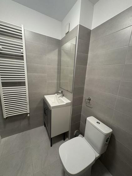 Apartament cu 3 camere decomandat în Drumul Taberei