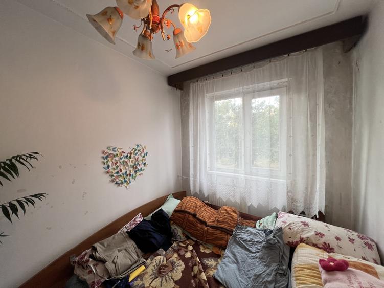 Apartament cu 3 camere nedecomandat, mobilat în Girocului