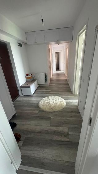 Apartament cu 3 camere decomandat în Mihai Bravu