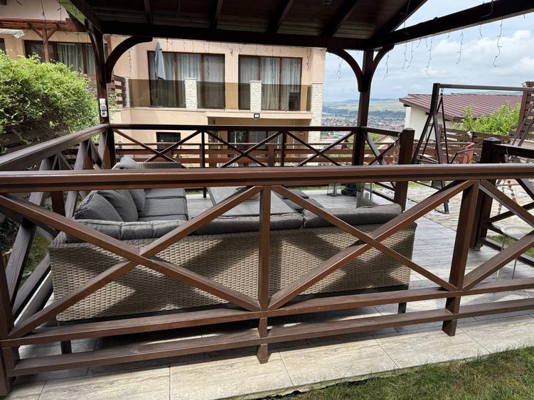 Casă individuală cu 4 camere cu Canalizare în Florești