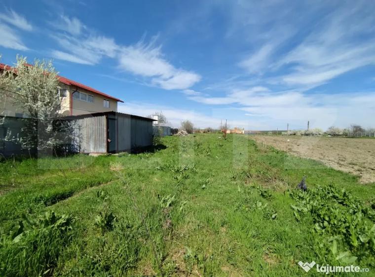 Teren de 1364 mp, în Pielești