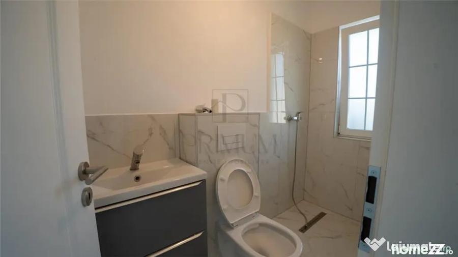 Casă cu 4 camere cu Teren 330 Mp în Central