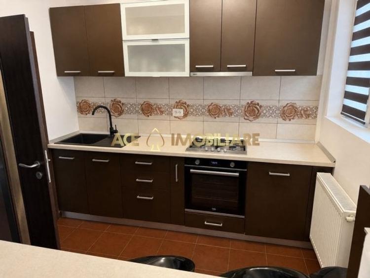 Apartament cu 3 camere decomandat, mobilat în Apusului
