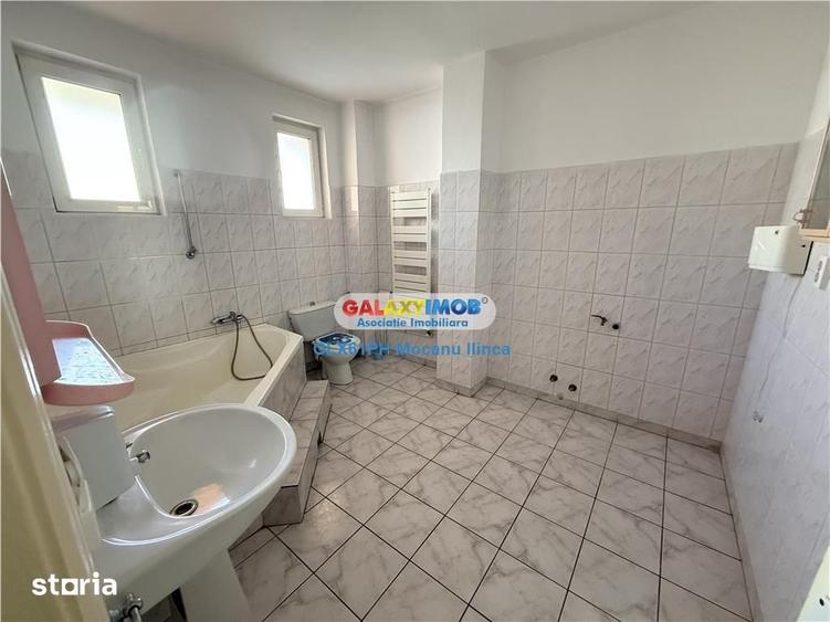 Casă cu 7 camere cu Teren 400 Mp în Republicii