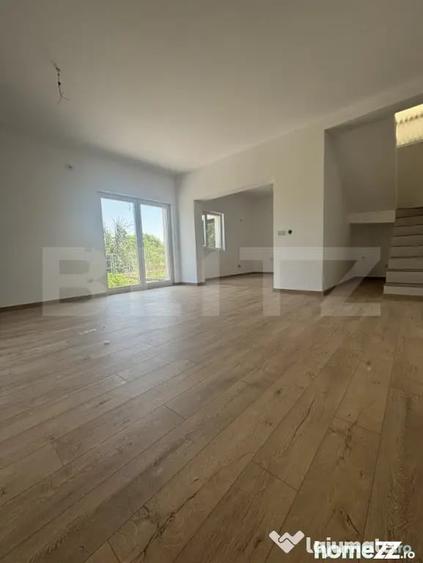 Casă cu 4 camere cu Teren 300 Mp în Ghiroda