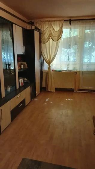 Apartament cu 2 camere decomandat în Traian