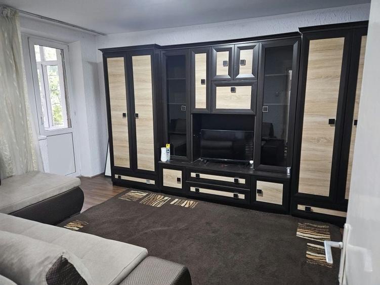 Apartament cu 2 camere decomandat în Exterior Vest