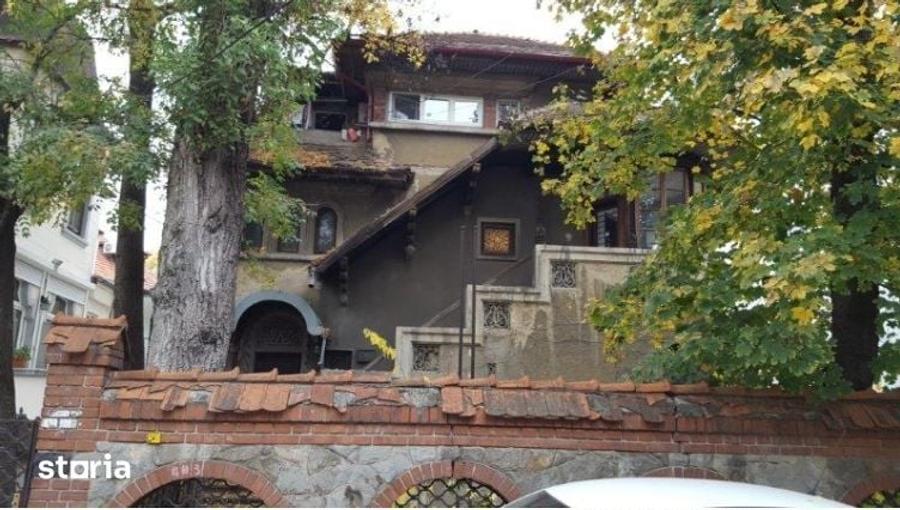 Apartament cu 3 camere în Aviatorilor