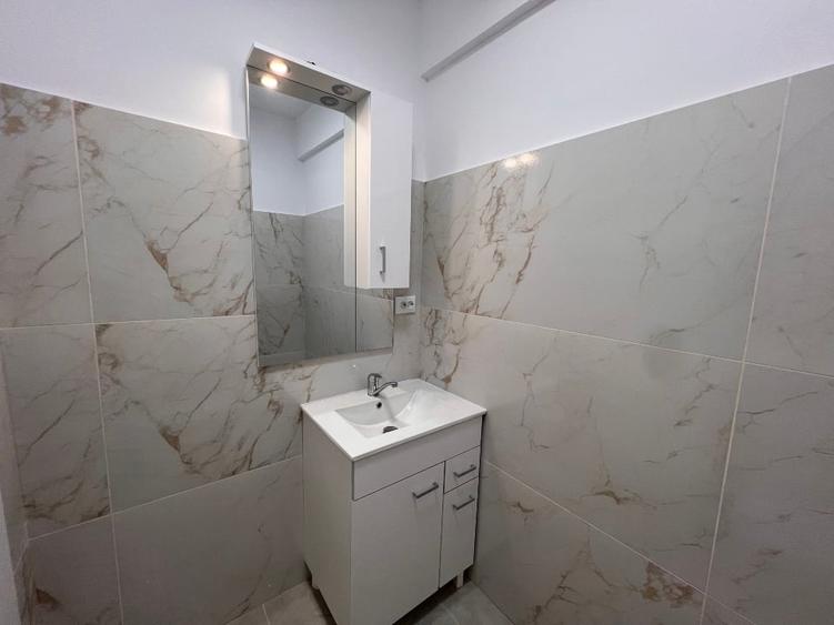 Apartament cu 3 camere semidecomandat în Someșeni