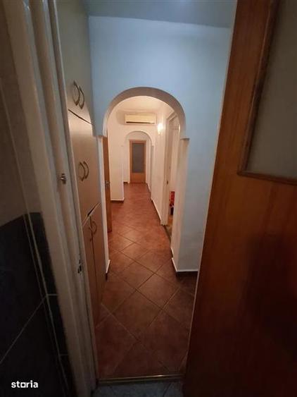 Apartament cu 3 camere decomandat, mobilat în Tei