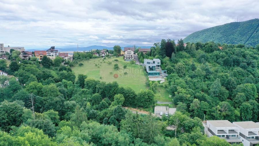 Teren Construcții intravilan de 2700 mp, în Drumul Poienii