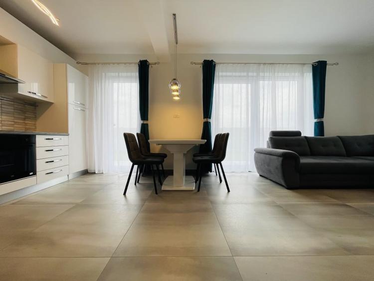 Apartament cu 2 camere semidecomandat, mobilat în Ciarda Roșie