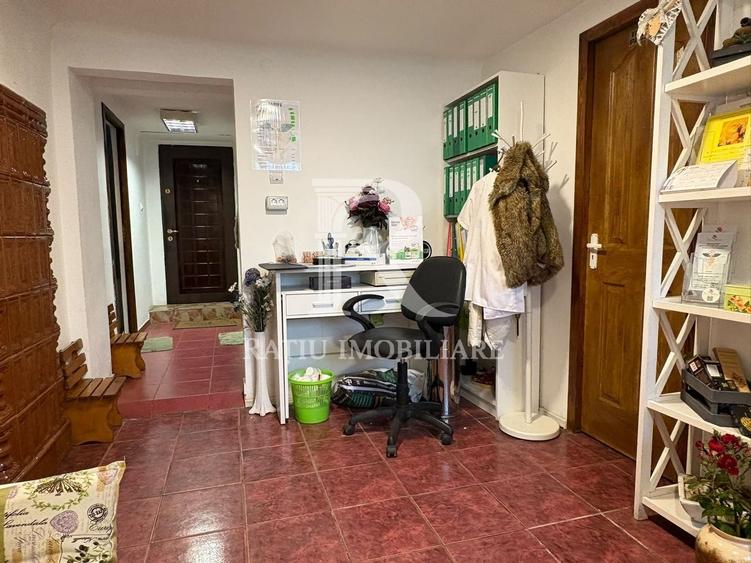 Birou, de 50 mp, în Central