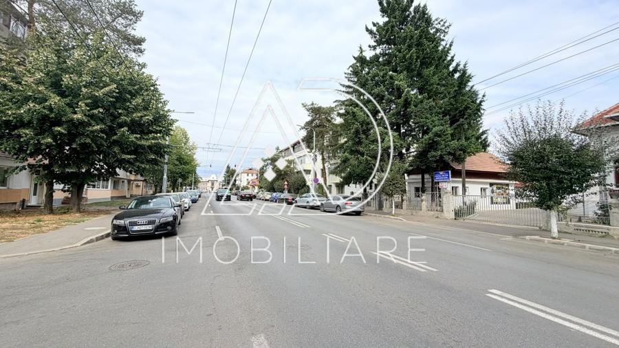 Apartament cu 3 camere decomandat în Unirii