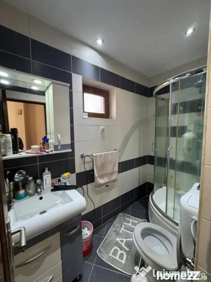 Casă cu 8 camere cu Teren 380 Mp în Griviței