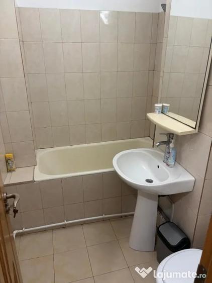 Apartament cu 2 camere decomandat în Gară