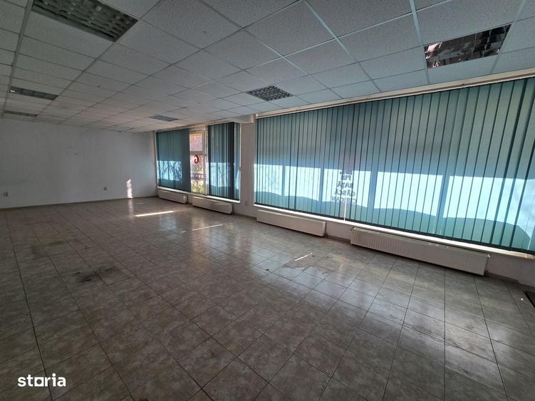 Spațiu comercial, de 150 mp, în Central