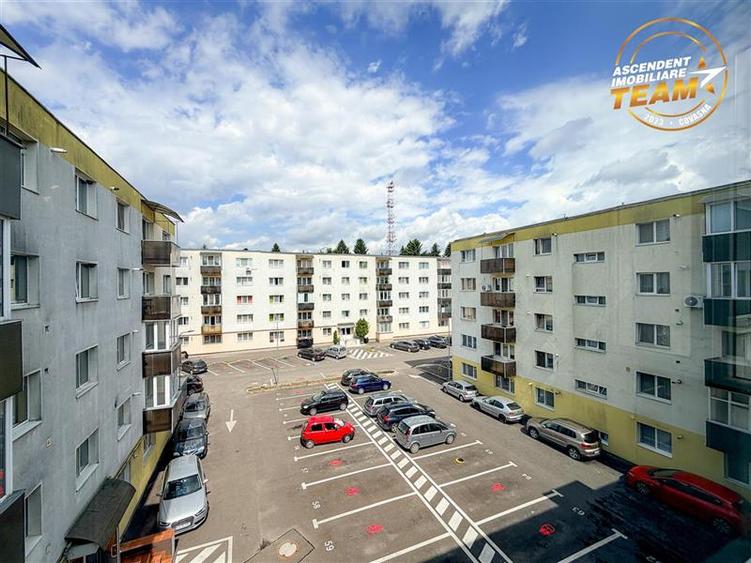 Apartament cu 3 camere nedecomandat în Gării