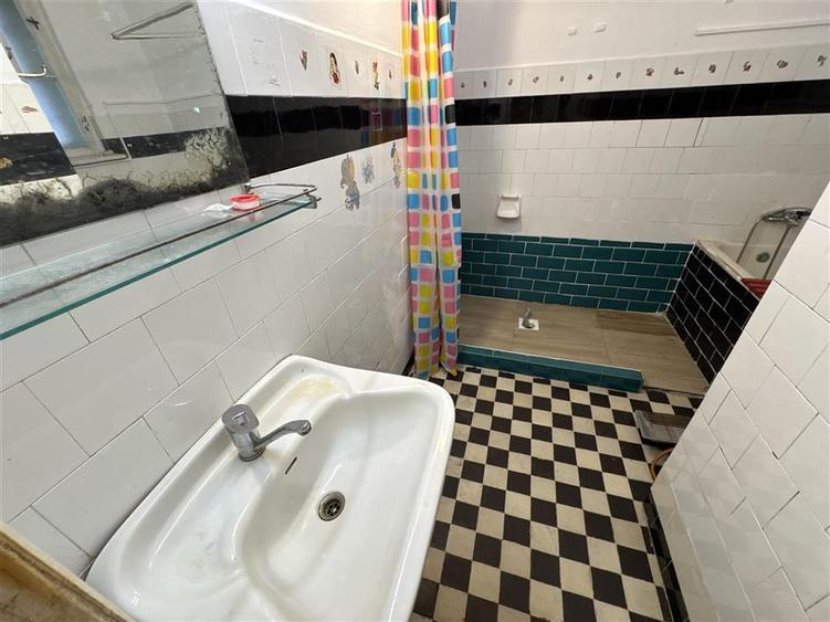 Casă cu 4 camere cu Teren 411 Mp în Cantemir