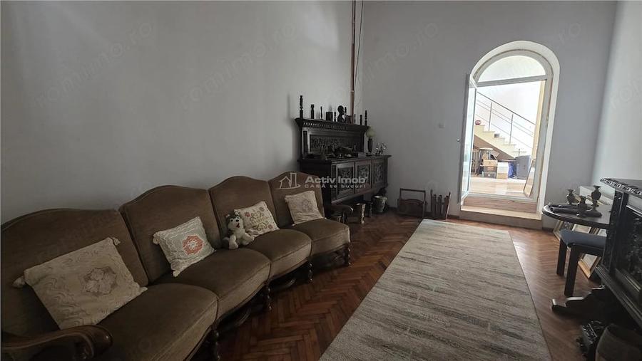Casă cu 4 camere cu Teren 400 Mp în Ultracentral
