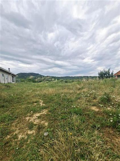 Teren Construcții intravilan de 1355 mp, în Periferie