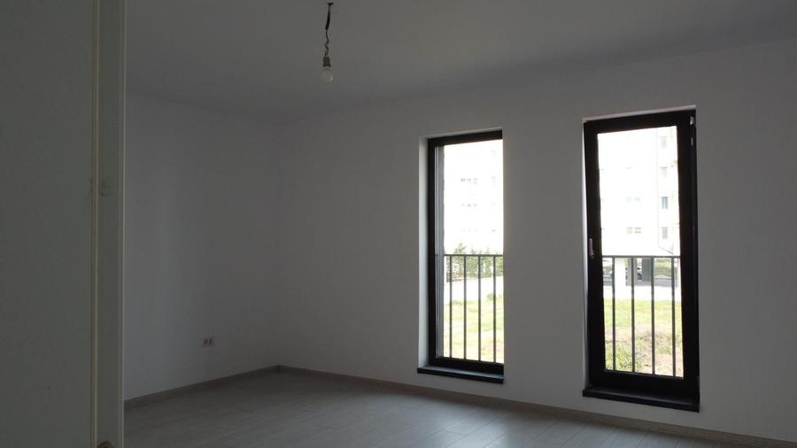 Apartament cu 3 camere decomandat în Berceni — fotografia 3