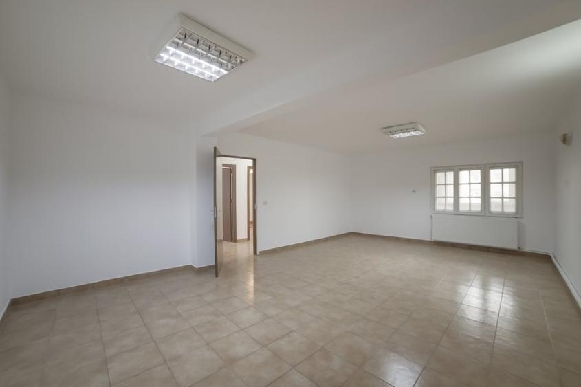 Spațiu comercial, de 160 mp, în Vitan Mall