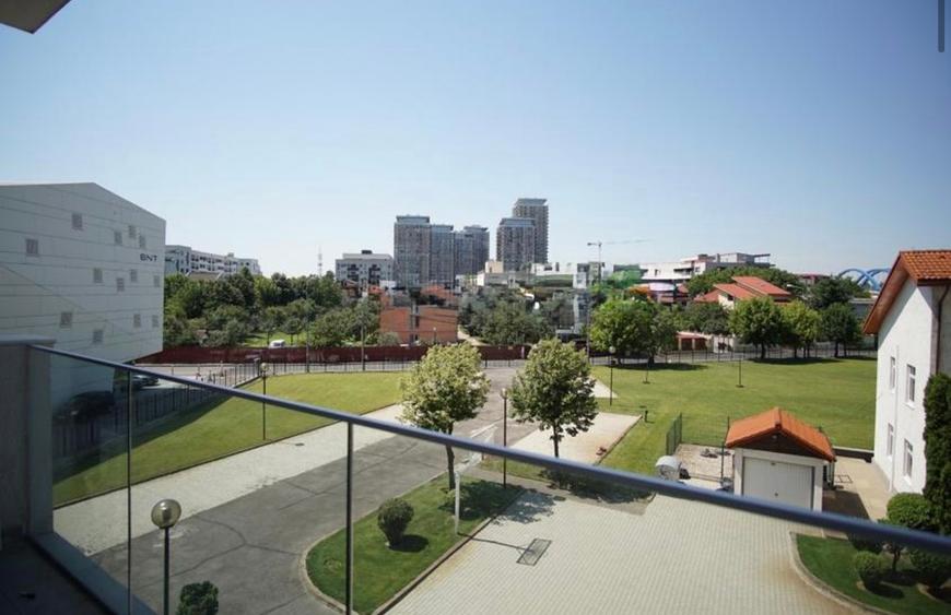 Apartament cu 3 camere decomandat în Mihai Bravu