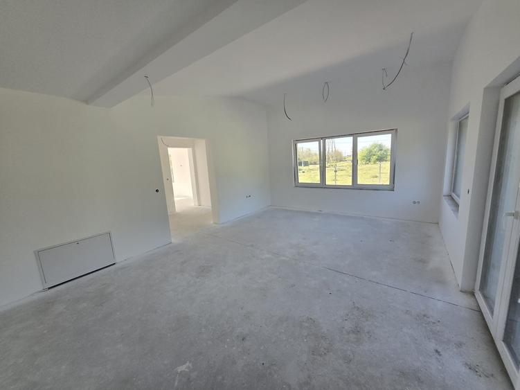 Casă cu 3 camere în Tăuții-Măgherăuș