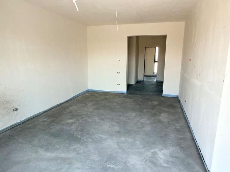 Duplex cu 4 camere cu Canalizare în Dumbrăvița