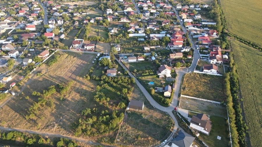 Teren Construcții intravilan de 922 mp, în Tamași
