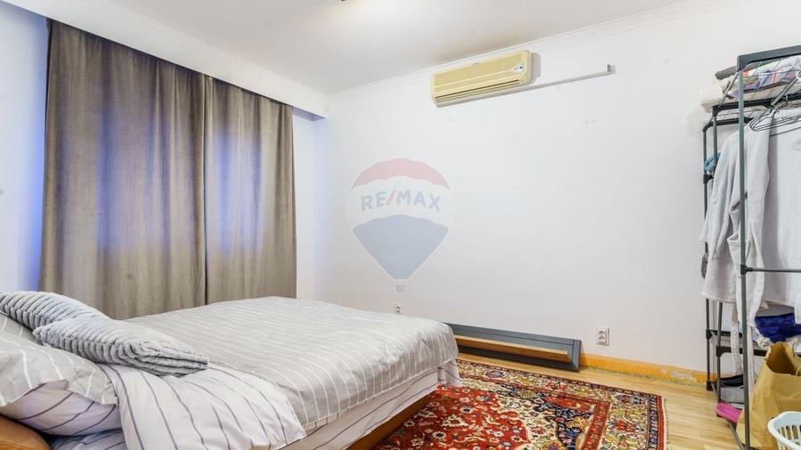 Casă individuală cu 13 camere cu Teren 607 Mp în Mărăști