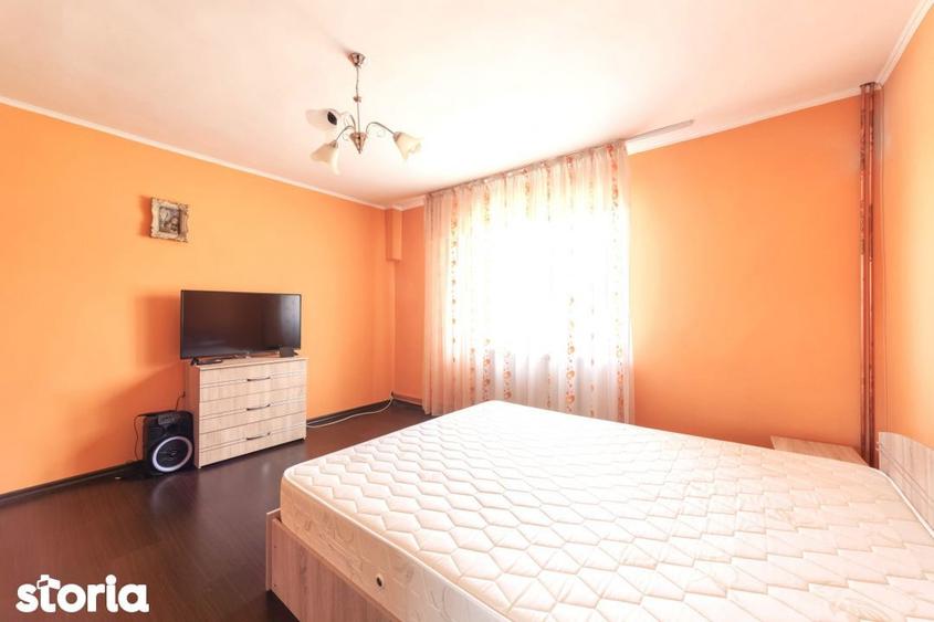 Casă cu 5 camere cu Garaj în Coșești