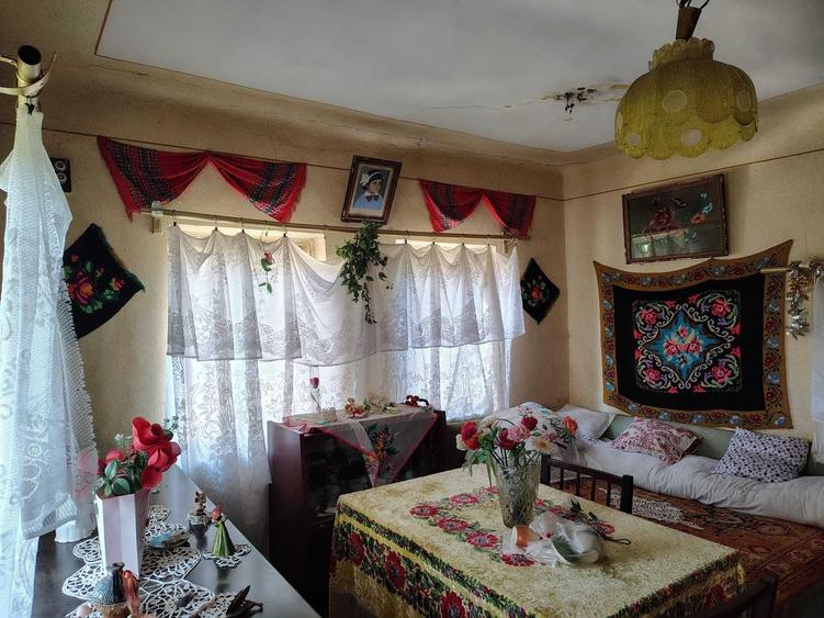 Casă cu 4 camere în Stroești